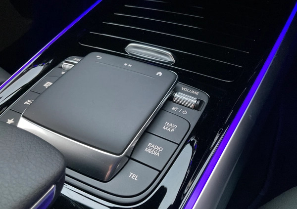 Mercedes-Benz EQB cena 285000 przebieg: 870, rok produkcji 2022 z Sieraków małe 277